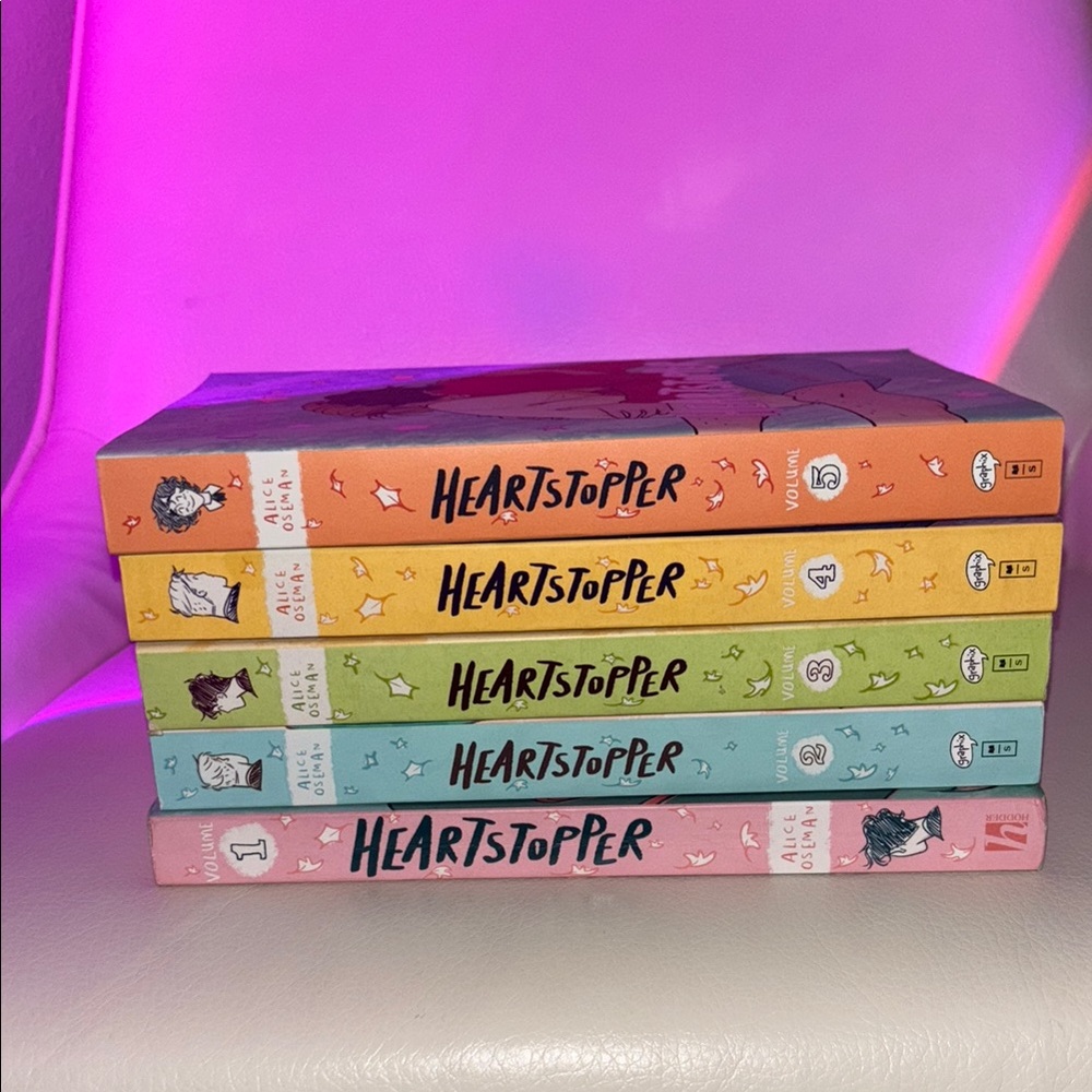 Heartstopper Graphic Novel Set 1-5 💗
